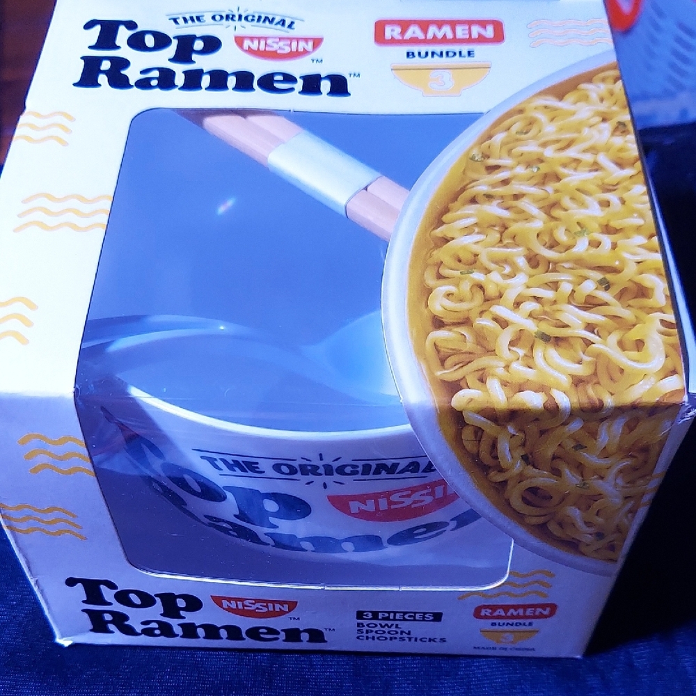 ISSI Ramen Bowl Set with Chopsticks - White and Blue